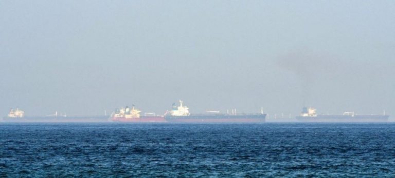 Sube tensión en torno a Irán tras secuestro de barco en costa emiratí
