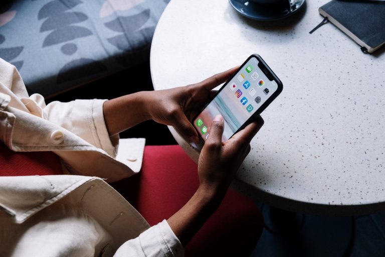 A un click de exponerlo todo: la importancia de filtrar lo que publicamos en redes