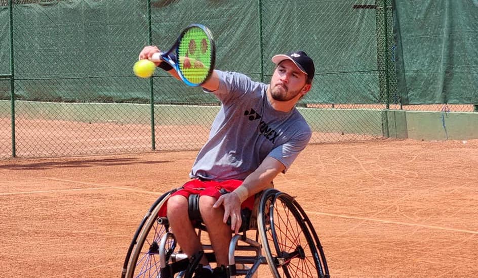 Imagen principal del artículo: José Pablo Gil avanzó a la segunda ronda del "Wheelchair Brasil" en dobles e individuales