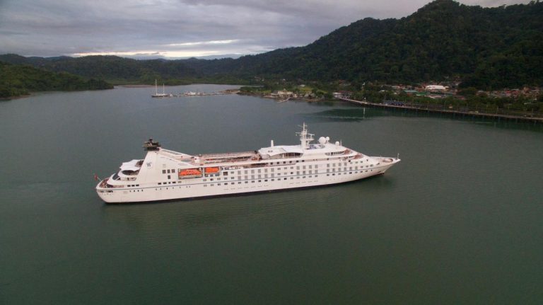 Golfito recibió el primer crucero con turistas después de 17 meses de cierre por la pandemia