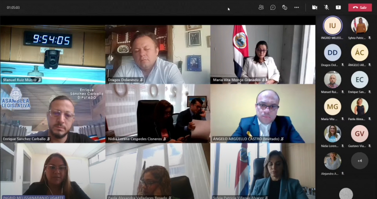 Comisión avala proyecto para la enseñanza de educación financiera en escuelas y colegios