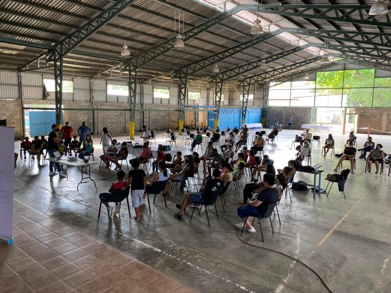 Comunidades de Alajuela y Guanacaste participan en la transformación de sus sitios de convivencia