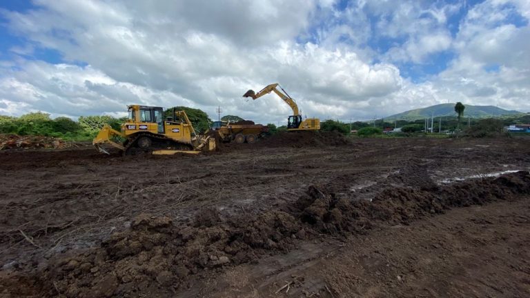 Inician movimientos de tierra en terreno donde se construirá el nuevo hospital de Puntarenas