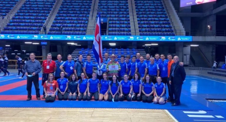 Selección de karate viajó a Uruguay para representar al país en el Panamericano 2021