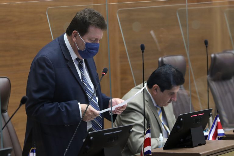 10 diputados bloquean segundo debate a proyecto de cannabis medicinal y cáñamo industrial