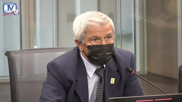 Exdirector de Conavi afirma que diputados le pidieron trabajo para conocidos, pero se niega a dar nombres