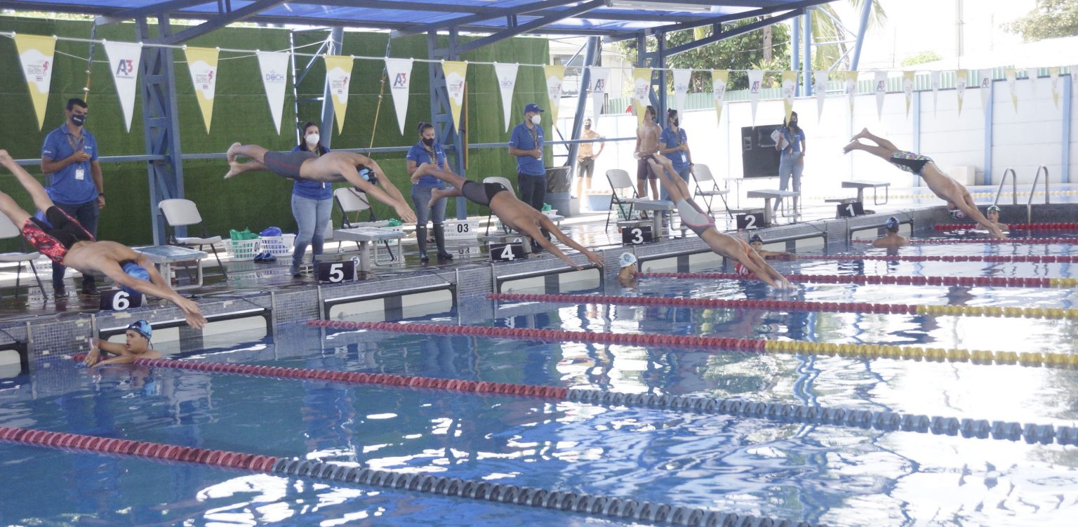 Imagen principal del artículo: Promesas de la natación tica rompen 17 récords nacionales en el Campeonato Nacional de Piscina Corta