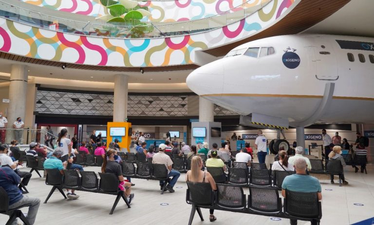 Alcaldes piden al Gobierno exigir certificado de vacunación para ingresar a comercios y así reducir restricciones