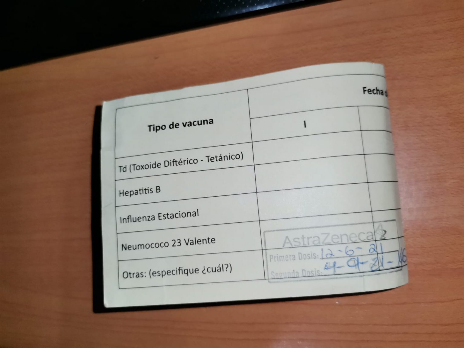 Imagen principal del artículo: CCSS anuncia investigación por ofrecimiento de carnets de vacunación falsos en redes sociales