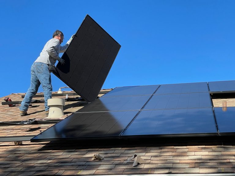 El ABC de la generación distribuida para autoconsumo a través de energía solar