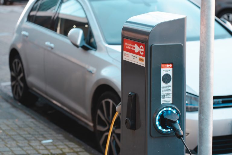 Vehículos eléctricos; una posible mejor alternativa a los vehículos de gasolina en términos de protección ambiental