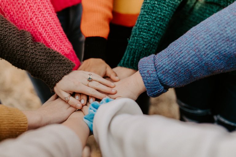 Formas para lograr que la participación activa en proyectos en temas de diversidad e inclusión,  trasciendan el trabajo de un Club e involucre a todos los miembros de la comunidad universitaria