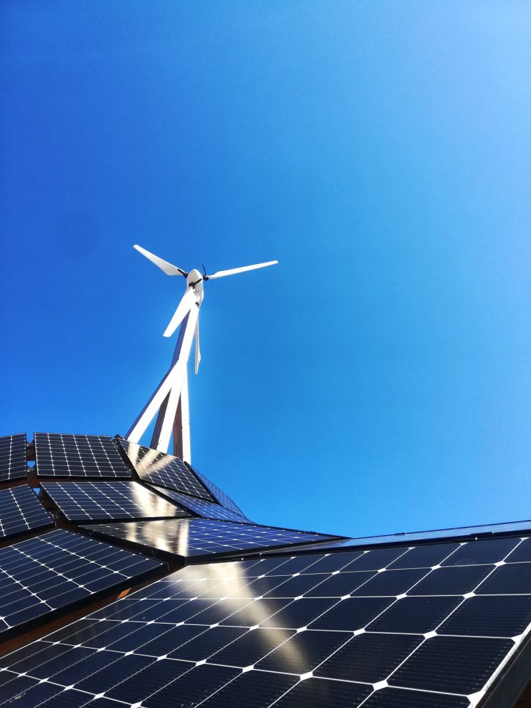Paneles solares; una posible alternativa para la optimización energética en industrias y hogares costarricenses