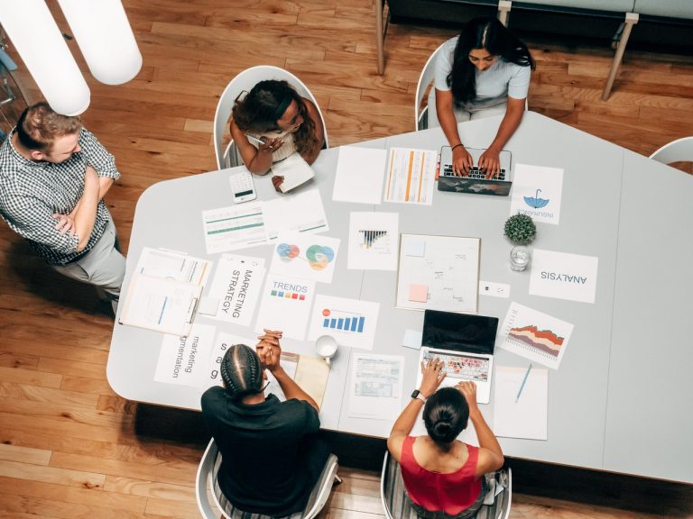 Los beneficios de formar parte de un club de innovación en el ámbito laboral