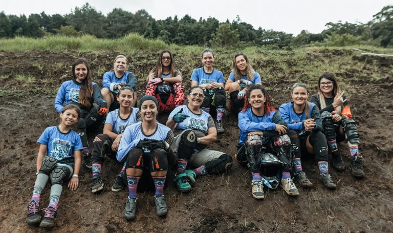 Ciclistas extremas están trabajando para consolidar el downhill, enduro y BMX femenino en Costa Rica
