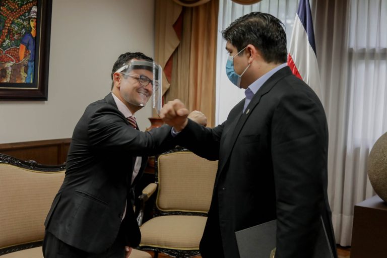 Renunció Gustavo Segura como ministro de Turismo