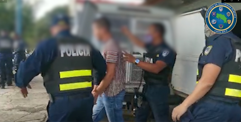 11 arrestados por bloqueo de vías en Sarchí y Limón