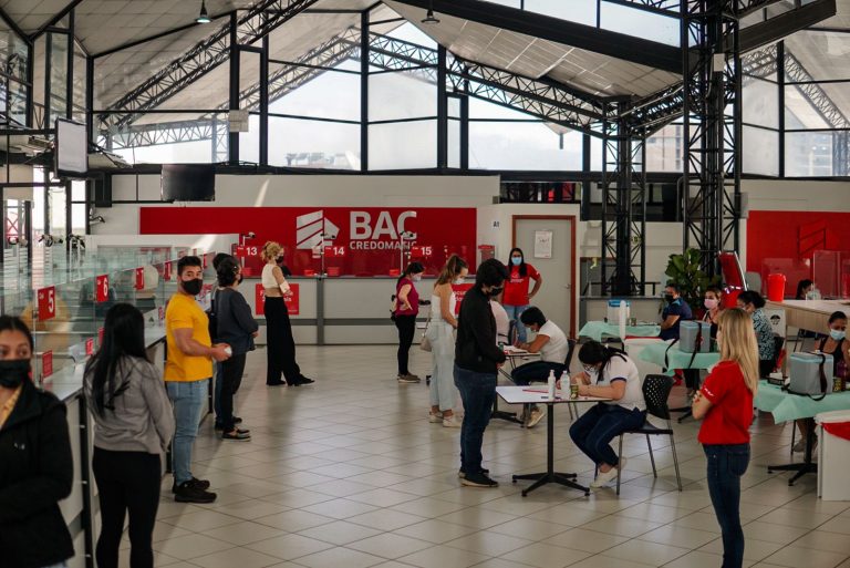 Planilla del BAC en Centroamérica supera el 90% de vacunación contra COVID-19