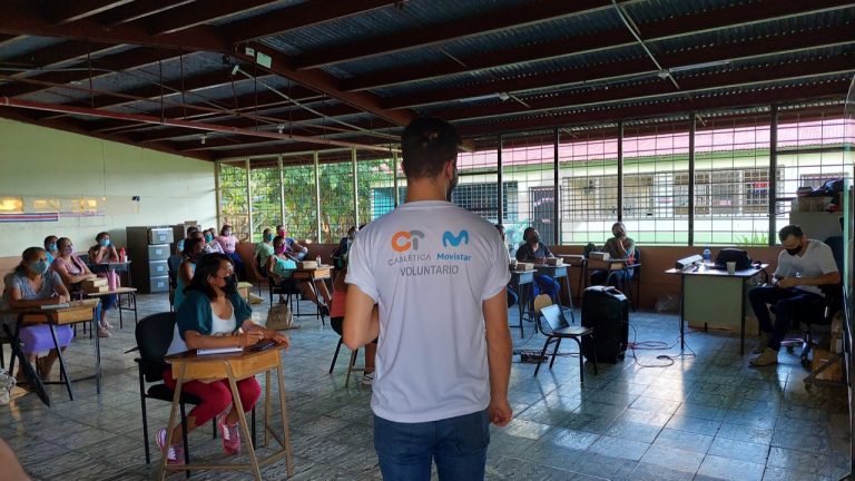 Cabletica y Movistar promueven educación digital a través de voluntariado en reserva indígena Maleku