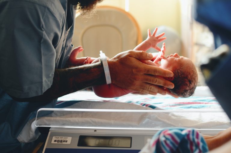 Violencia perinatal y obstétrica en Costa Rica: un reclamo vehemente en el Día Internacional de la Eliminación de la Violencia contra la Mujer
