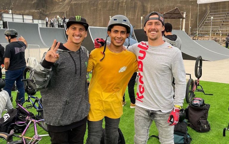 Kenneth Tencio y Giancarlos Ramírez participarán en el Panamericano de BMX freestyle
