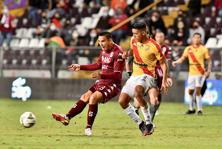 Herediano vence a Saprissa en el primer partido de la gran final