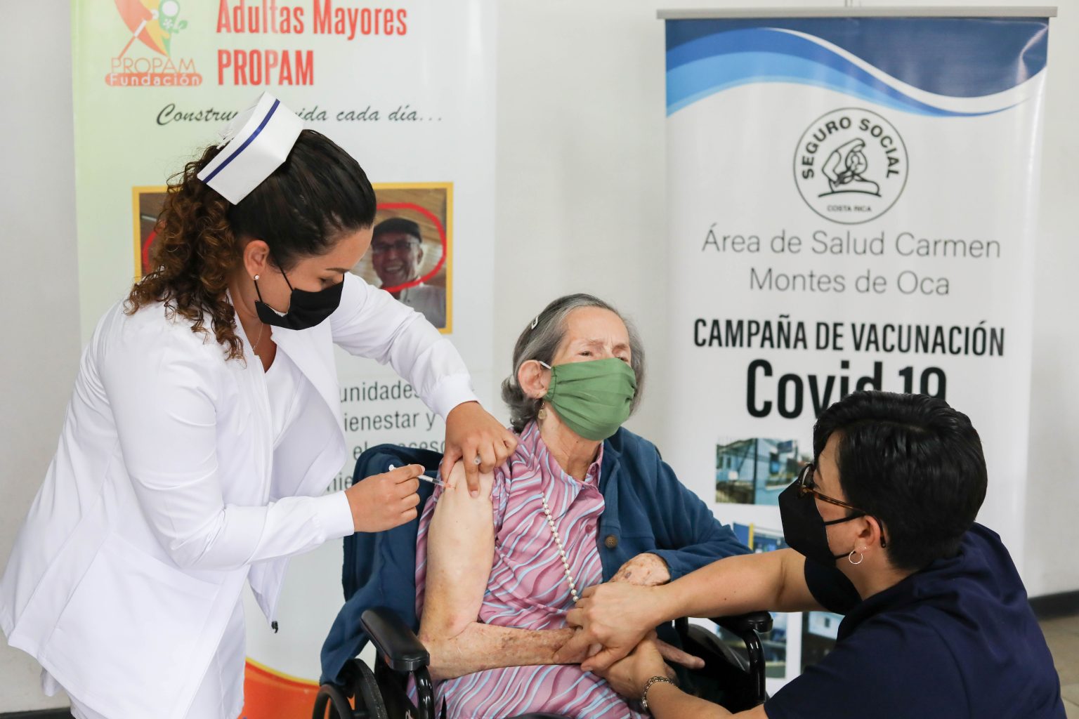 Imagen principal del artículo: Vacunación contra COVID-19 repunta 51%, impulsada por aplicación de segundas y terceras dosis