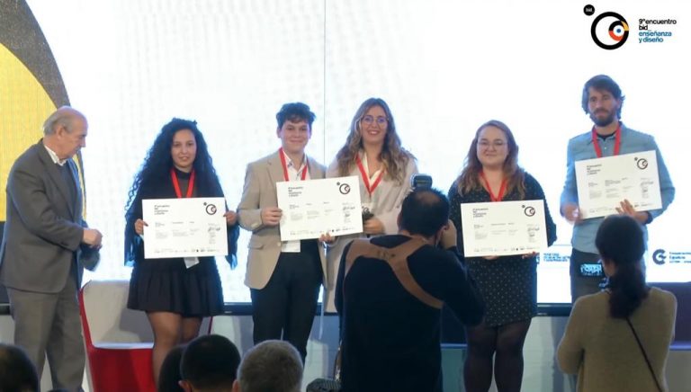 Jóvenes costarricenses reciben menciones de honor en muestra de diseño iberoamericana