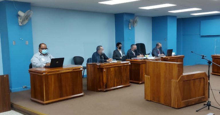 Albino absuelto, costarricenses le coquetean al autoritarismo