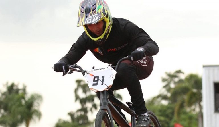 Mathias Hernández ganó dos medallas de plata en el campeonato estatal de Florida