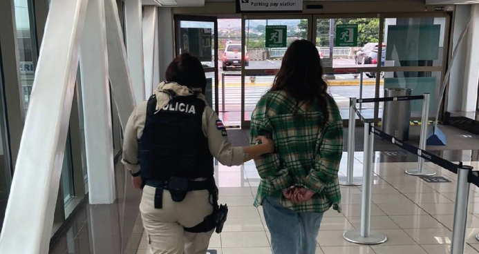 Imagen principal del artículo: Fiscalía reporta aumento de turistas detenidos con pruebas falsas de COVID-19