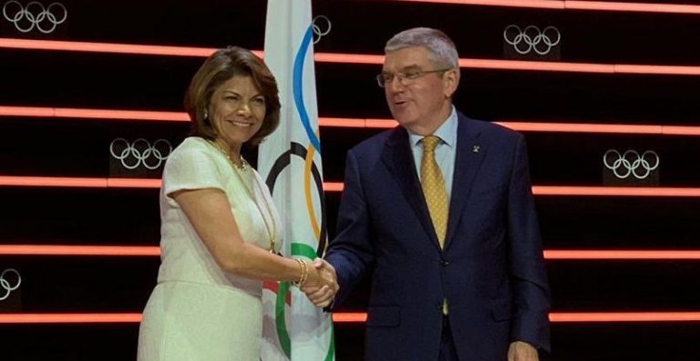 Laura Chinchilla hace un llamado a no boicotear o instrumentalizar políticamente los Juegos Olímpicos de Invierno