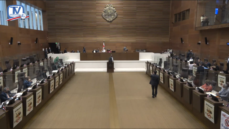 A pesar de haber enviado carta de renuncia, diputados rechazan reelección de regulador general