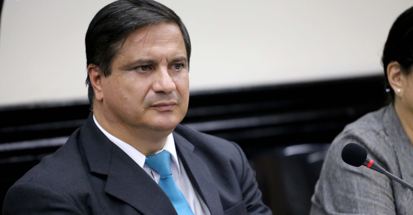 Imagen principal del artículo: Regulador general renuncia a posibilidad de reelección