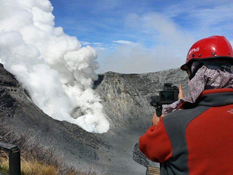 Ovsicori eleva el Turrialba a "volcán en erupción"; Sinac ordena cierre indefinido del parque nacional
