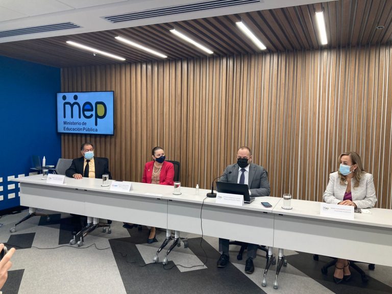 Curso lectivo 2022 se impartirá de forma 100% presencial