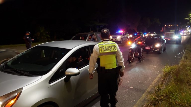 Congreso aprueba dar vía rápida a la eliminación de la restricción vehicular sanitaria