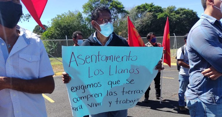 Familias del asentamiento Los Llanos de Los Chiles salen satisfechas de reunión con autoridades de Inder