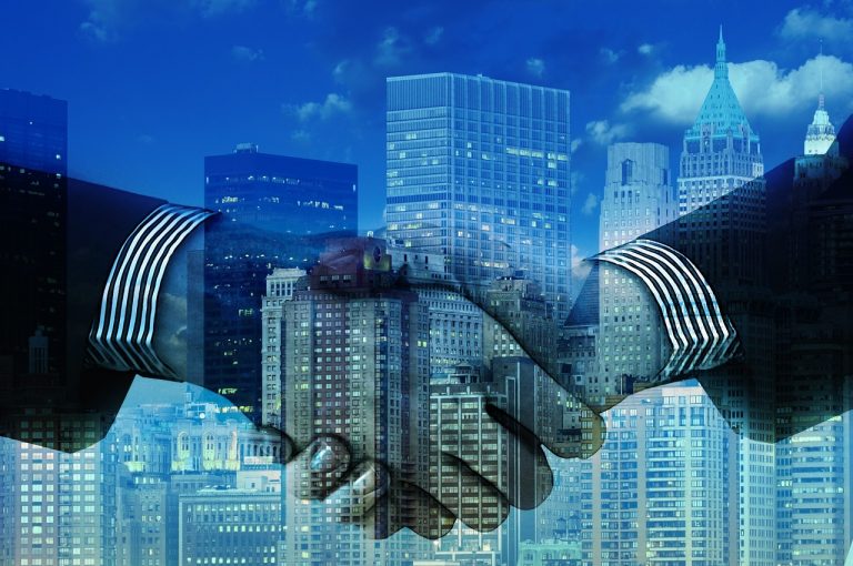Ideas innovadoras con el motivo del futuro de nuevas empresas a causa de la pandemia