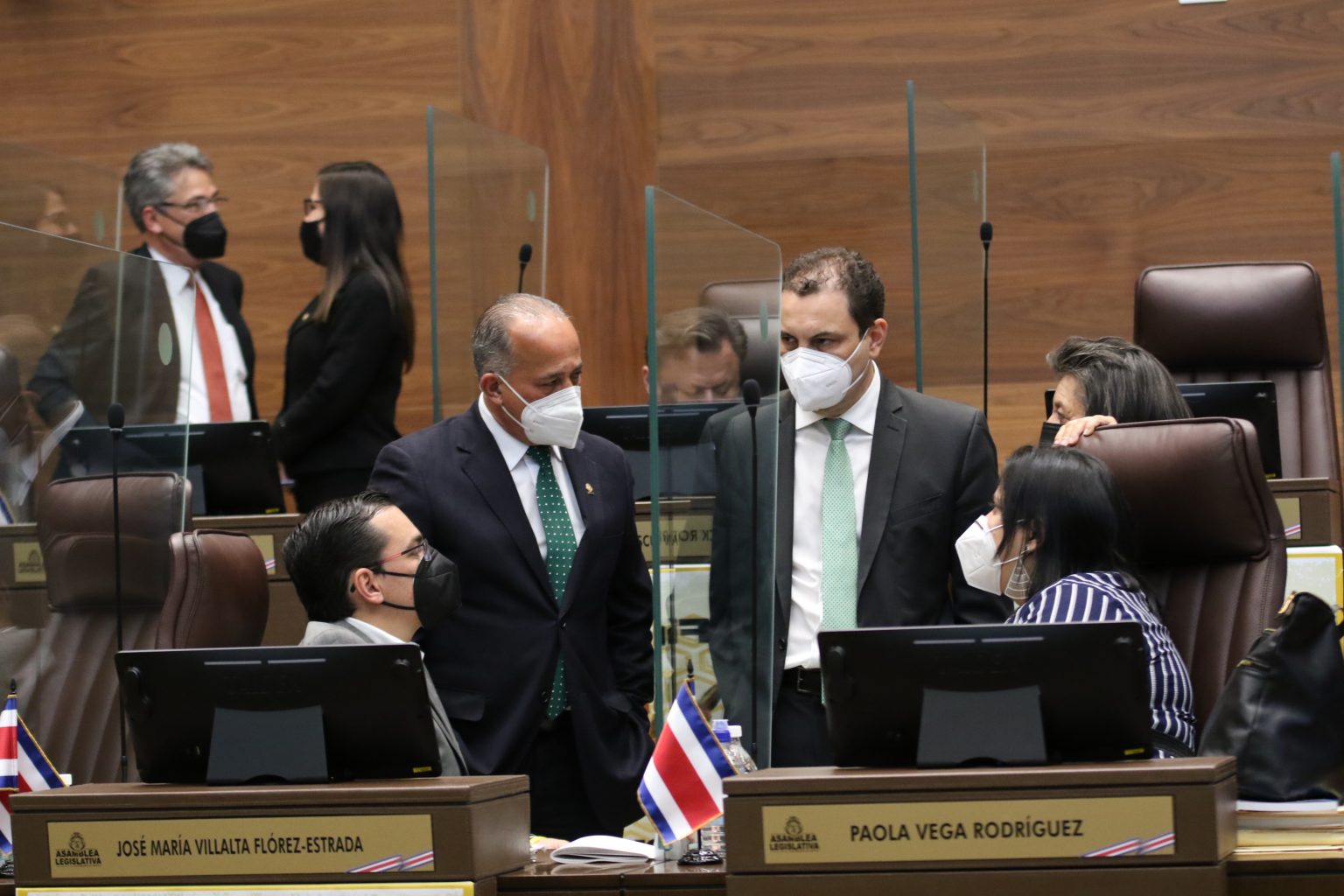 Imagen principal del artículo: Secuelas del día E: Silencio en casi todos los partidos y una sorpresiva renuncia a la diputación