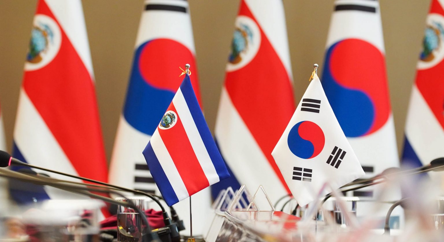 Imagen principal del artículo: Corea y Costa Rica navegan otros 60 años