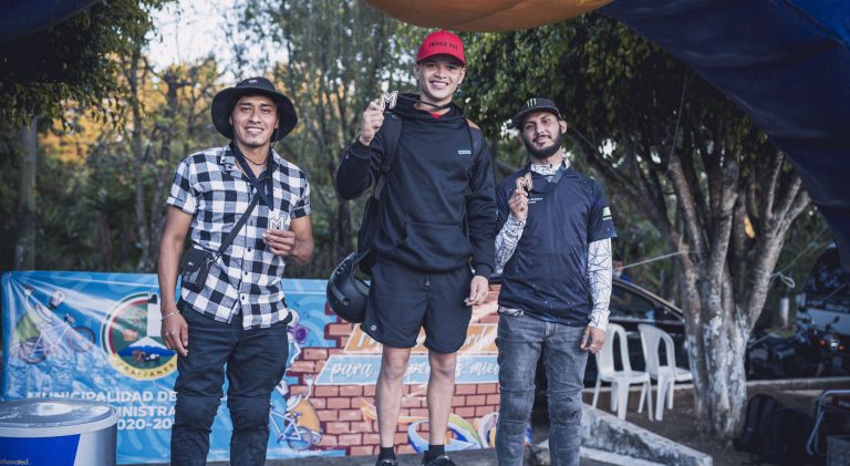 Prometedor ciclista puntarenense de BMX freestyle brilla en campeonato nacional de Guatemala