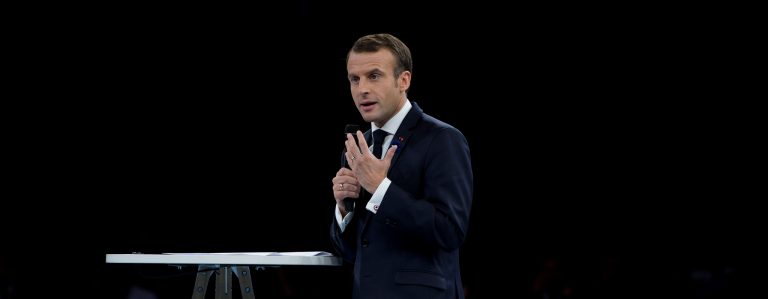 Gobierno Francés logra adoptar la polémica reforma a las pensiones