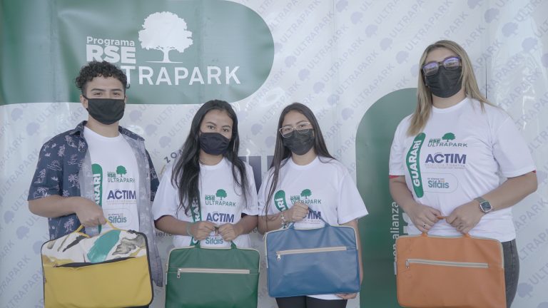 Programa capacita a jóvenes de comunidades vulnerables para mejorar sus competencias laborales