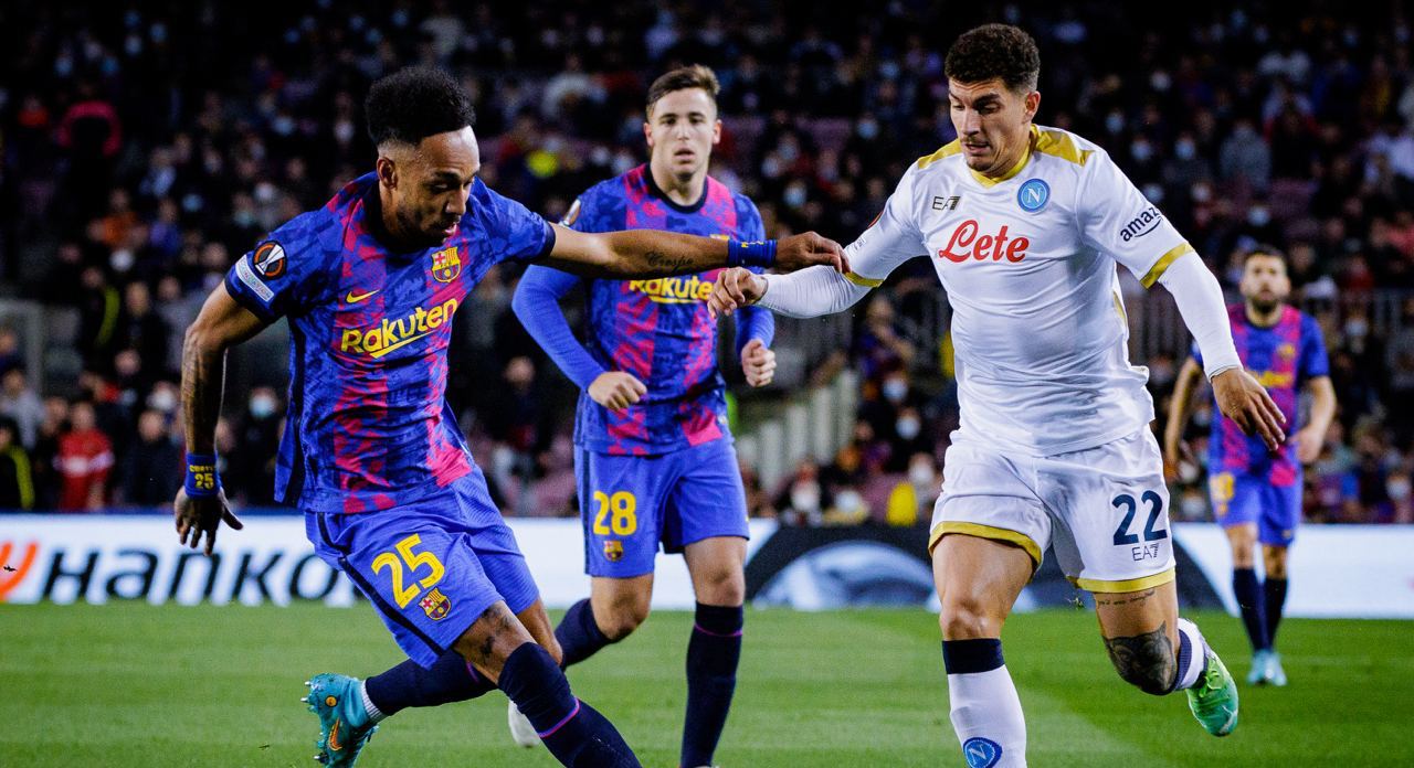 Imagen principal del artículo: El FC Barcelona se estrenó en la UEFA Europa League con triste empate ante el Napoli