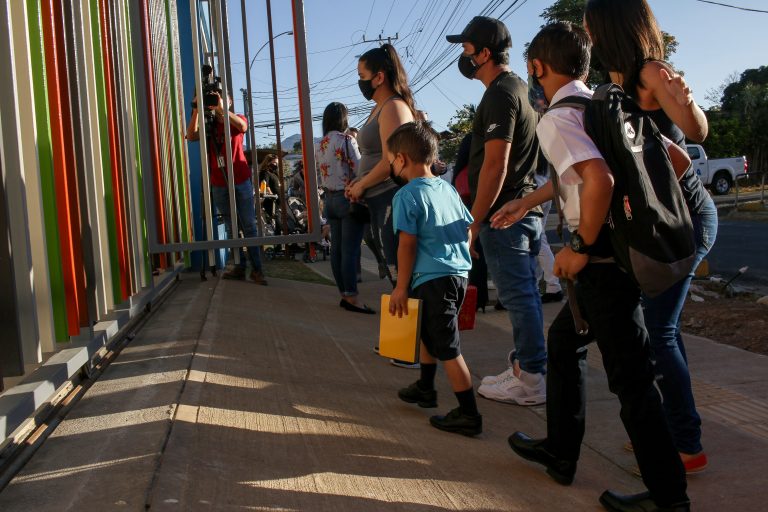 Parte del sector público tendrá horario de ingreso escalonado para la semana de inicio del curso lectivo