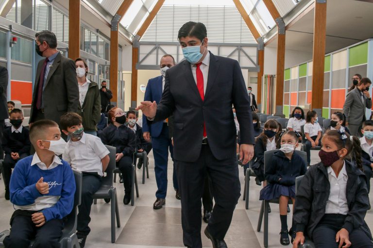 Alvarado: "Las medidas van a ser levantadas en algunas semanas y sí, durante nuestro Gobierno"