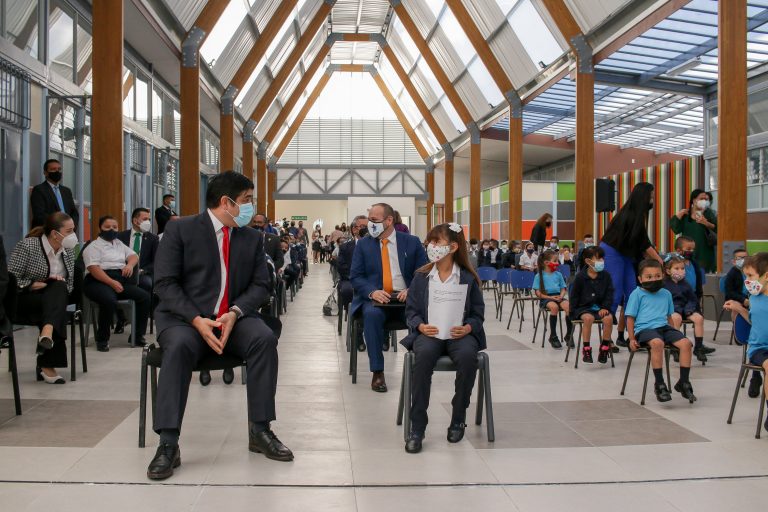 Alvarado reclama que se hable de apagón educativo: "El término resulta muy mercadeable"