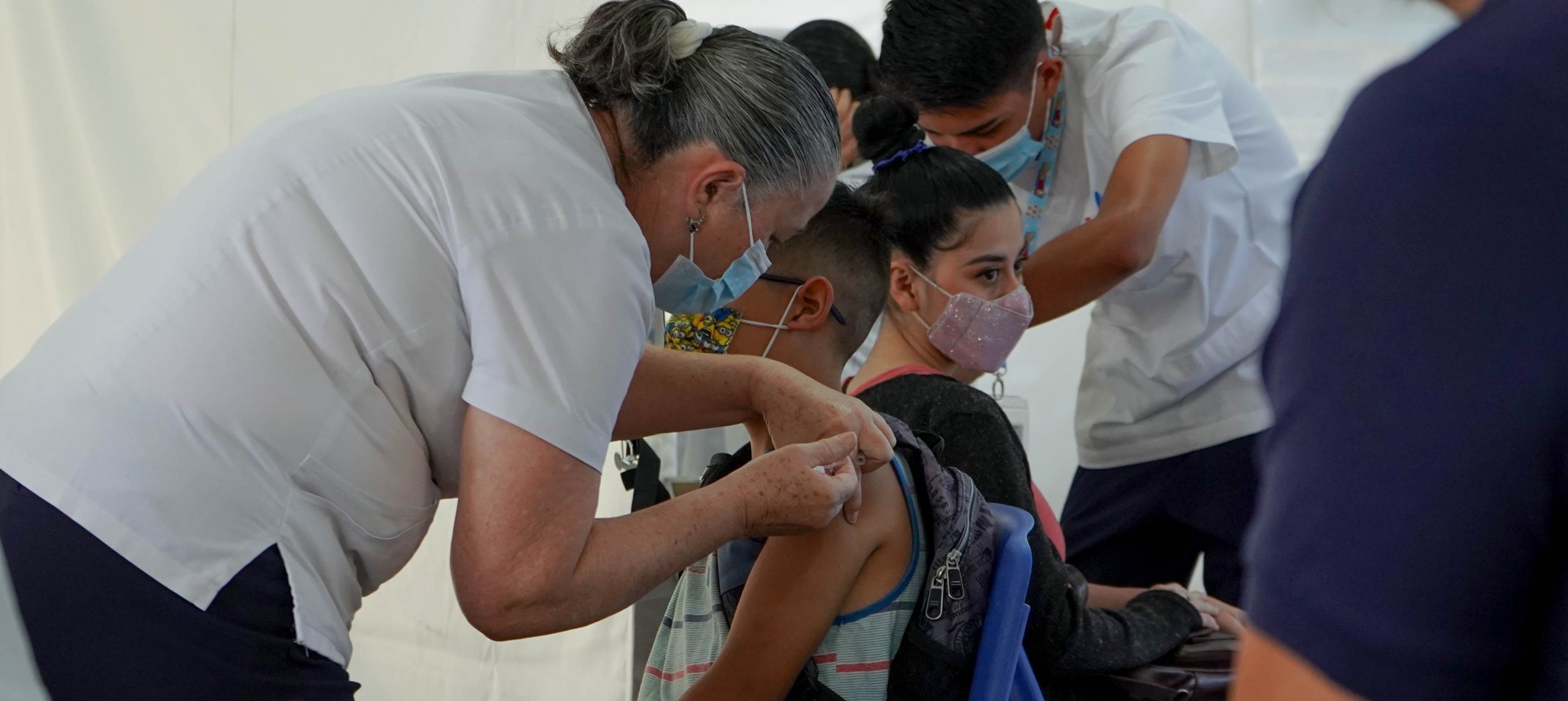 Imagen principal del artículo: Primera semana de vacunatón dejó 405 mil dosis aplicadas; 331 mil fueron refuerzos