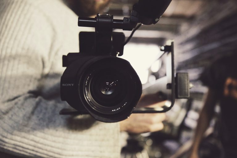 Los medios de comunicación y los instrumentos de investigación enfrentan la posverdad